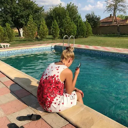 Resen Lodge بيت ضيافة Resen